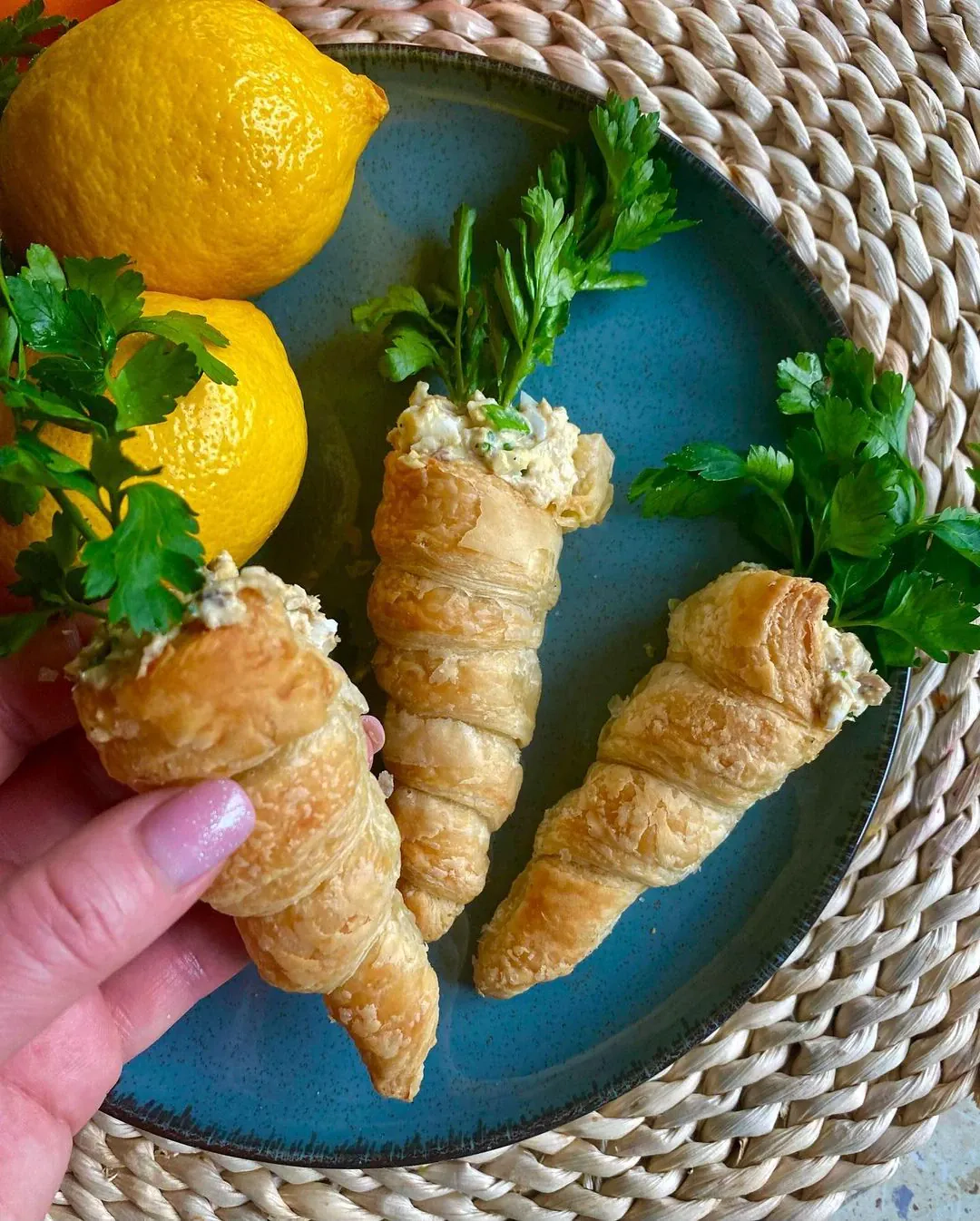 Sluoksniuotos tešlos "morkos" su kiaušinių, sūrio ir avokadų įdaru 🥕🥕🥕