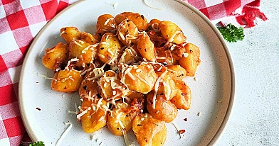 Bulviniai virtinukai gnocchi su naminiu pomidorų padažu