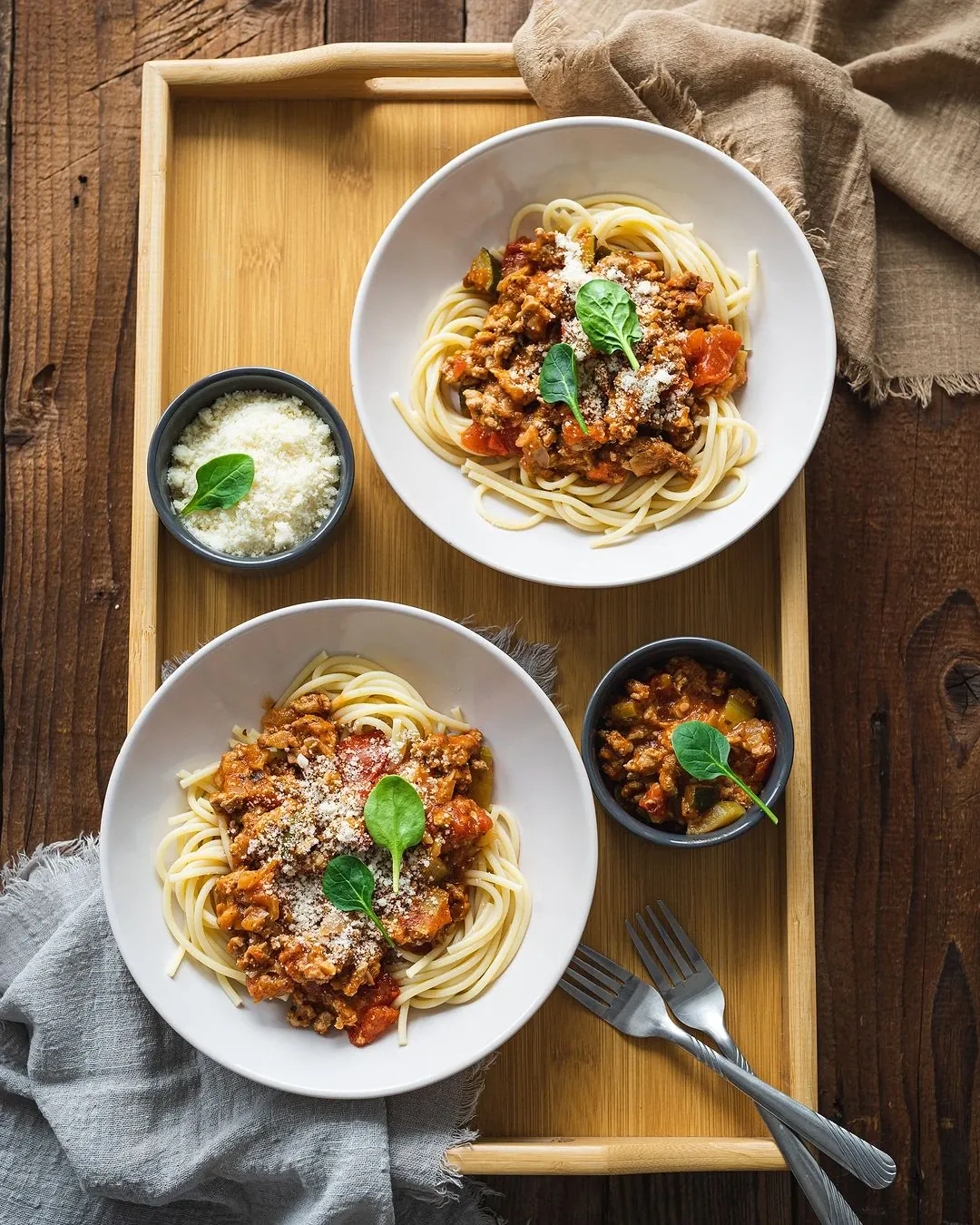 Spaghetti su jautienos faršu ir pomidorais