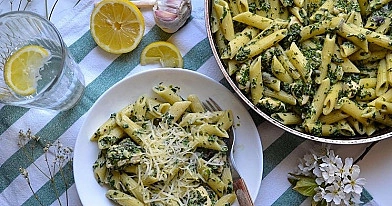 Penne makaronai su vištiena ir špinatais