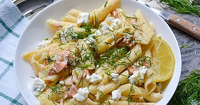 Penne makaronai su lašiša ir krapų padažu