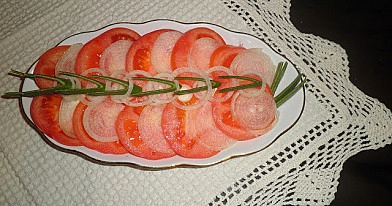 Silkė su grietine ir pomidorais
