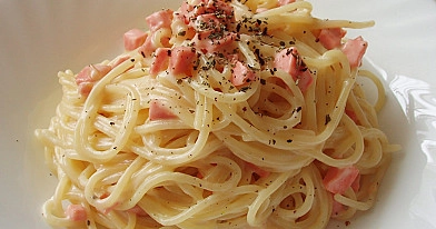 Spaghetti carbonara - makaronai su dešra arba kumpiu | Receptas