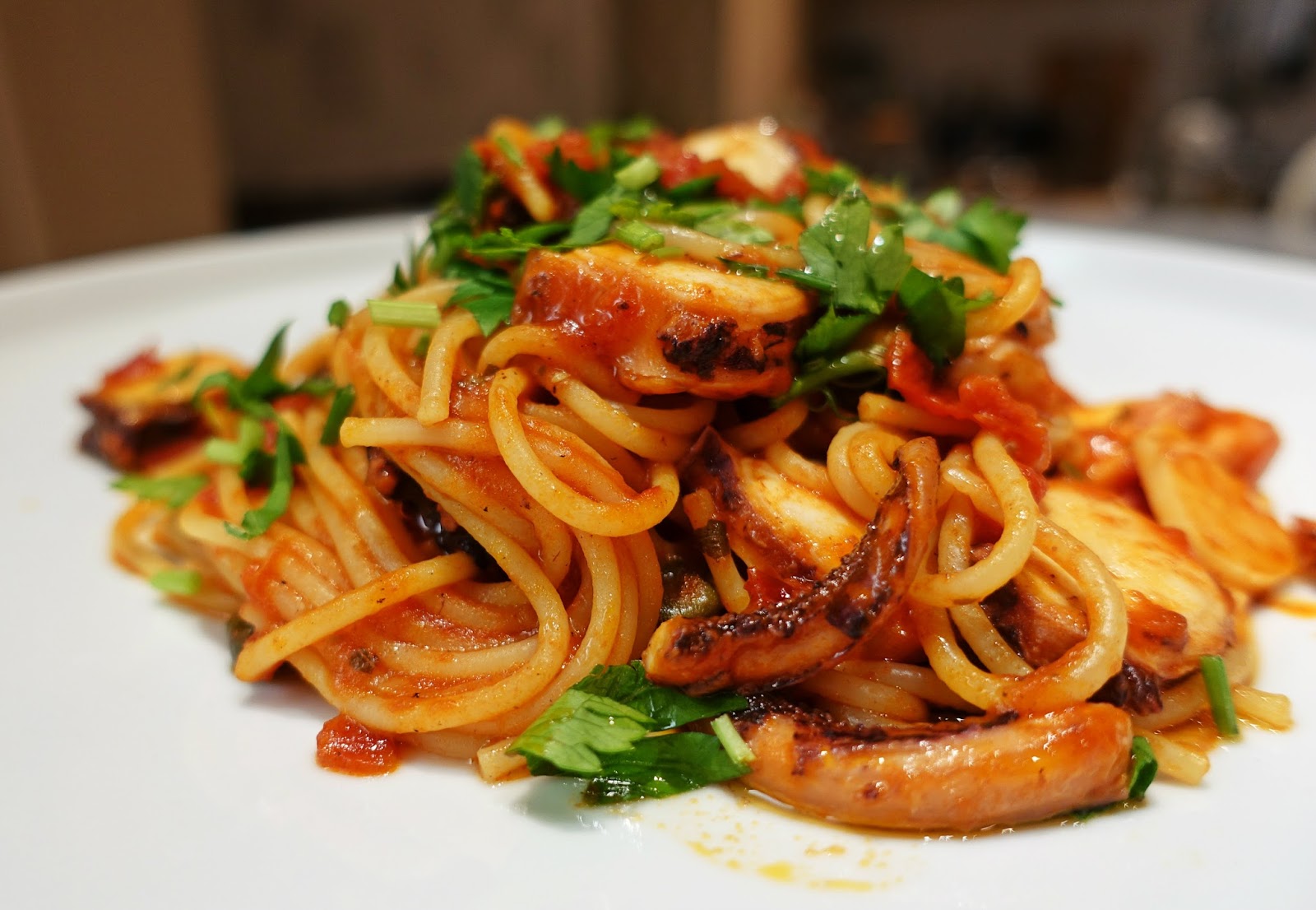 Спагетти с осьминожками и помидорами | ИТАЛЬЯНСКАЯ КУХНЯ