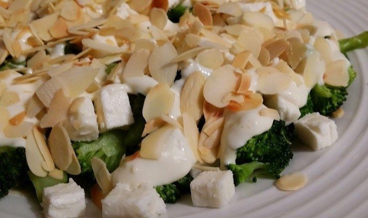 Brokolių-fetos salotos