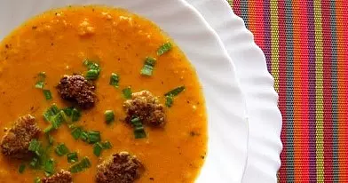 Pomidorų sriuba su mėsos kukuliais | Receptas