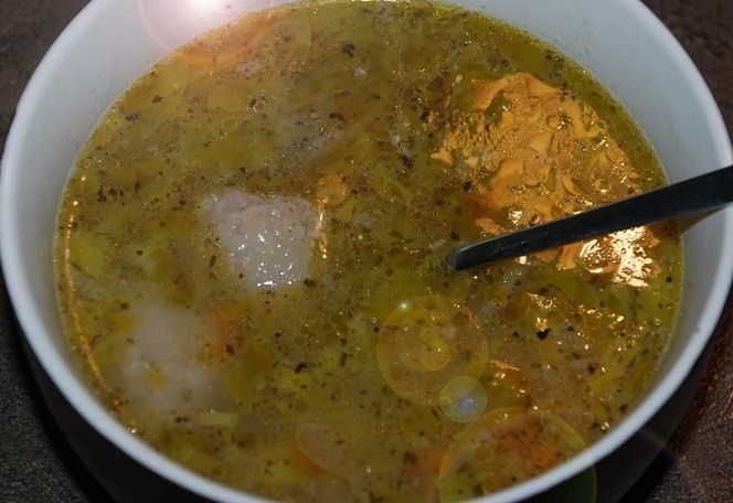 Salierų stiebų sriuba su mėsos leistinukais