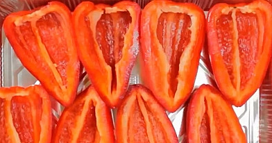 Aš tiesiog įdėjau krūtinėlę į paprika. Ir kodėl anksčiau negalvojau apie šį patiekalą? Nuo šiol tai yra mūsų mėgstamiausias receptas