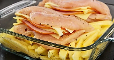 Neprilygstamas receptas! Karštas bulvių ir vištienos patiekalas, kuris visada padės greit paruost pietus