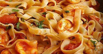 Itališki makaronai su aštriomis krevetėmis